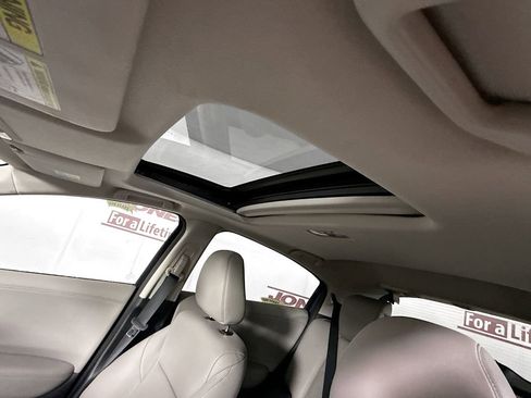 Used 2016 Honda HR-V EX-L image 11