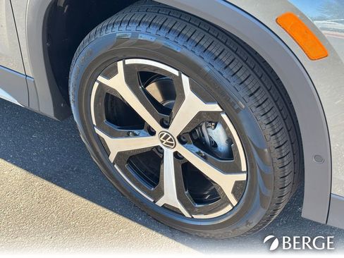 New 2026 Volkswagen Tiguan SE image 11