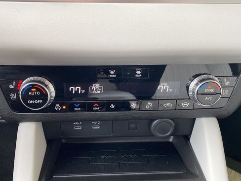 New 2026 Mitsubishi Outlander SEL image 22