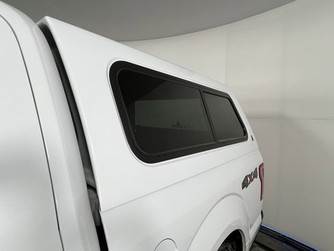 Used 2016 Ford F150 XLT image 9