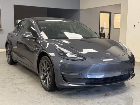 Used 2022 Tesla Model 3 image 3