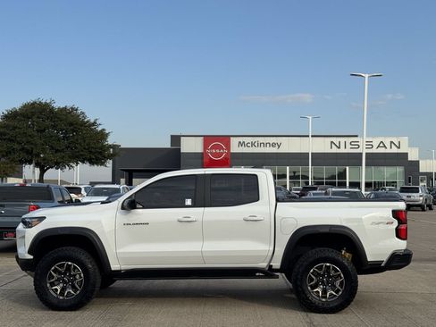 Used 2025 Chevrolet Colorado ZR2 w/ Technology Package AWD/4WD image 7