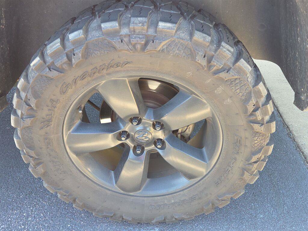 Used 2019 RAM 1500 Warlock RWD image 17