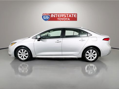 Certified 2025 Toyota Corolla LE FWD image 4