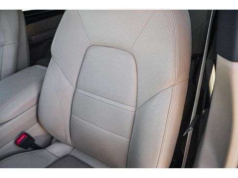 Used 2023 Porsche Cayenne Platinum Edition AWD/4WD image 26