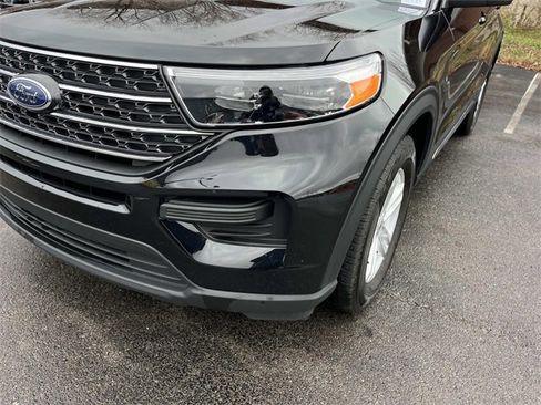 Used 2023 Ford Explorer XLT image 9