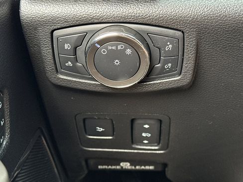 Used 2020 Ford F350 Lariat w/ Lariat Ultimate Package AWD/4WD image 26