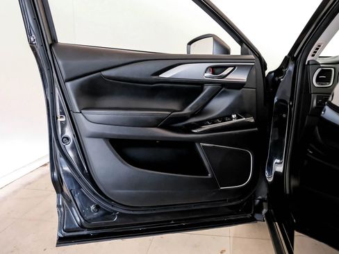 Used 2018 MAZDA CX-9 Touring w/ Touring Premium Package image 40