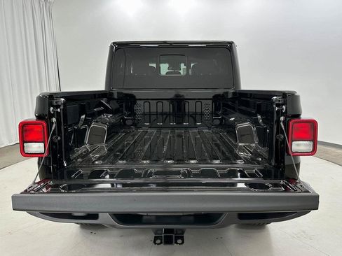 New 2025 Jeep Gladiator Sport w/ Premium Package image 21