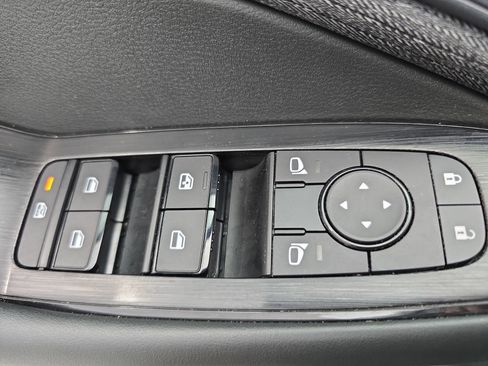 Certified 2023 Nissan Rogue S image 26