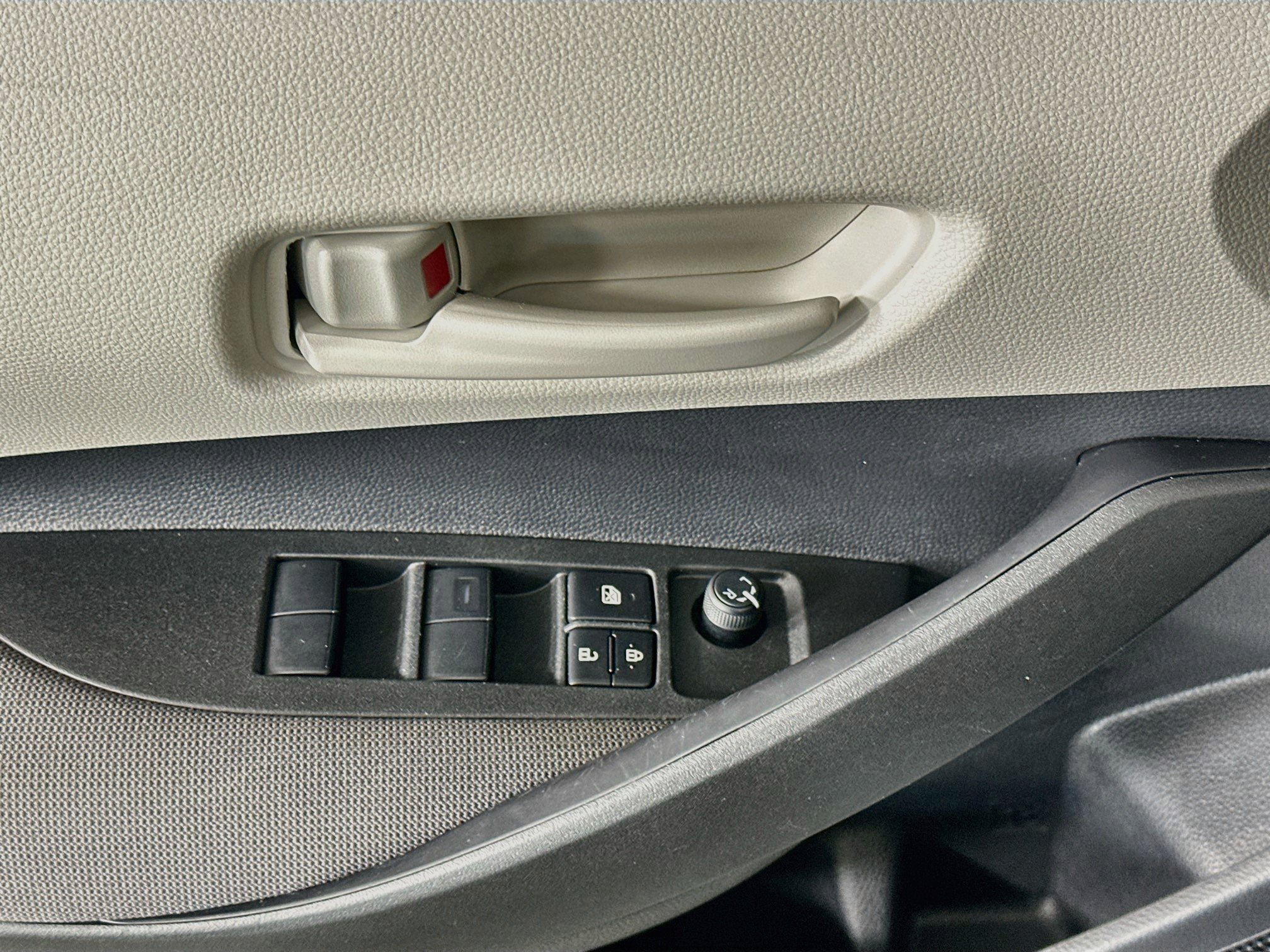 Used 2026 Toyota Corolla LE FWD image 15