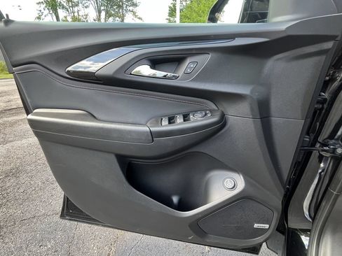 Certified 2023 Chevrolet TrailBlazer RS w/ Sun and Liftgate Package AWD/4WD image 9