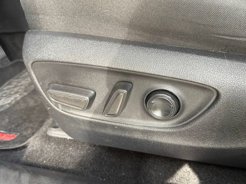 Used 2024 Toyota RAV4 XLE AWD/4WD image 17