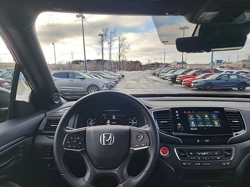 Used 2023 Honda Passport TrailSport image 18