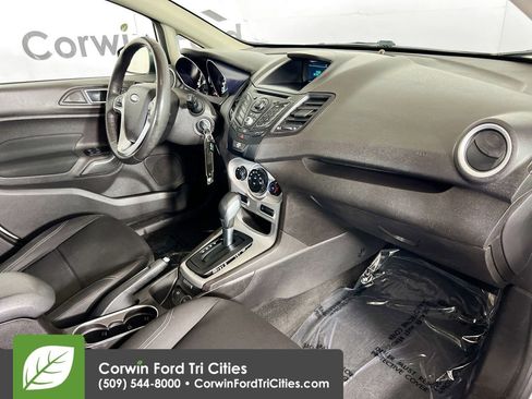 Used 2015 Ford Fiesta SE image 26