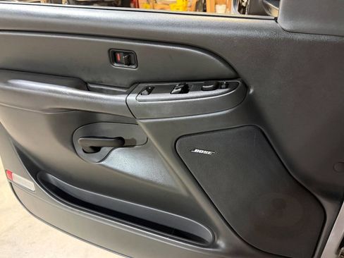 Used 2006 Chevrolet Silverado 3500 LT w/ Heavy-Duty Power Package image 31