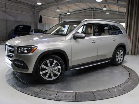 Used 2022 Mercedes-Benz GLS 450 4MATIC image 3