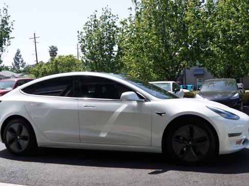 Used 2020 Tesla Model 3 Long Range image 11