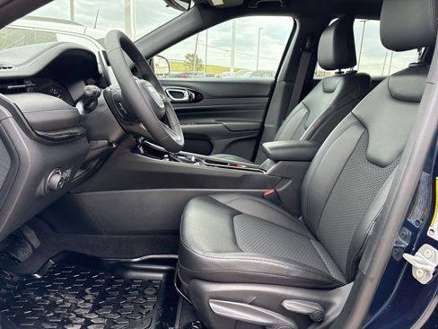 New 2026 Jeep Compass Latitude image 13