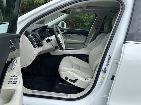 Used 2017 Volvo XC90 T6 Momentum w/ Vision Package AWD/4WD image 30