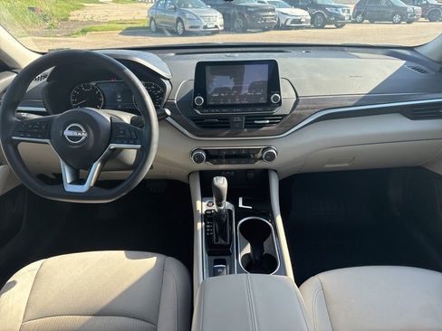 Used 2023 Nissan Altima 2.5 SV AWD/4WD image 11