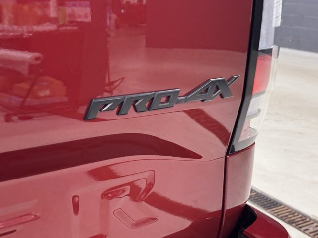 Used 2023 Nissan Frontier PRO-4X w/ Technology Package AWD/4WD image 33
