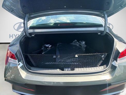 New 2026 Hyundai Elantra Limited FWD image 18