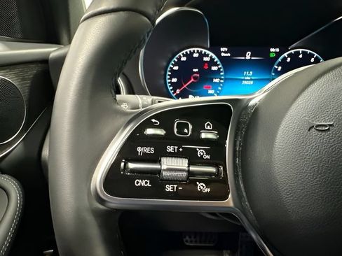 Used 2022 Mercedes-Benz GLC 300 4MATIC image 17