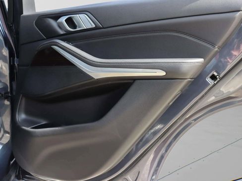 Used 2019 BMW X5 xDrive40i w/ Convenience Package image 28