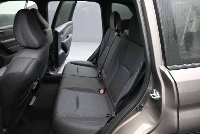 Used 2025 Subaru Forester Premium AWD/4WD image 12