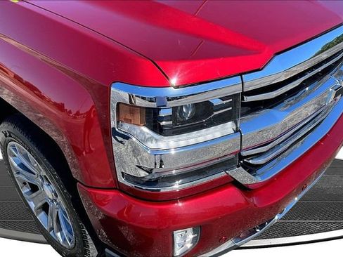 Used 2018 Chevrolet Silverado 1500 High Country AWD/4WD image 32