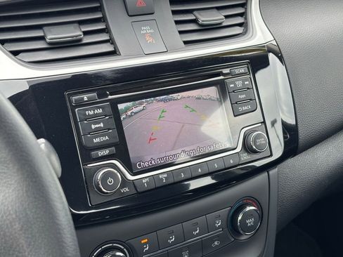 Used 2016 Nissan Sentra SV FWD image 29