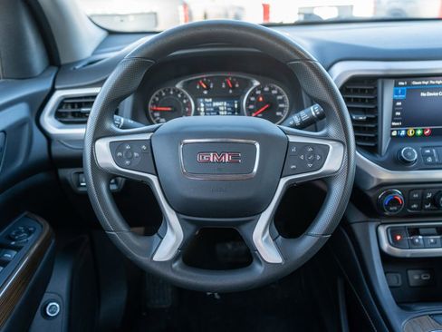 Used 2023 GMC Acadia SLE w/ Driver Convenience Package image 16