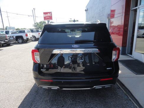 Used 2020 Ford Explorer XLT w/ Equipment Group 202A AWD/4WD image 4