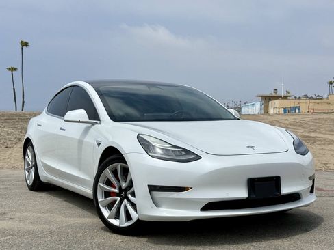 Used 2020 Tesla Model 3 Standard Range Plus RWD image 6