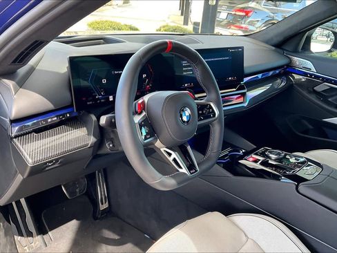 Used 2025 BMW M5 w/ Carbon Package image 18