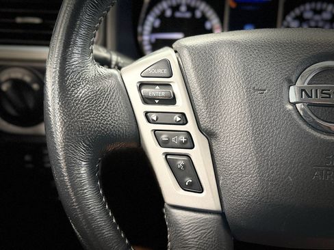 Used 2019 Nissan Titan PRO-4X AWD/4WD image 17