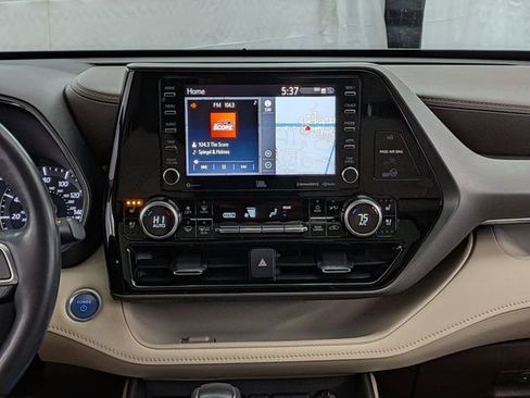 Used 2021 Toyota Highlander Limited image 30