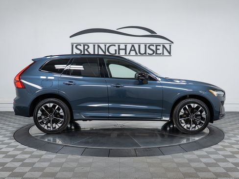 New 2026 Volvo XC60 B5 Plus w/ Climate Package image 4