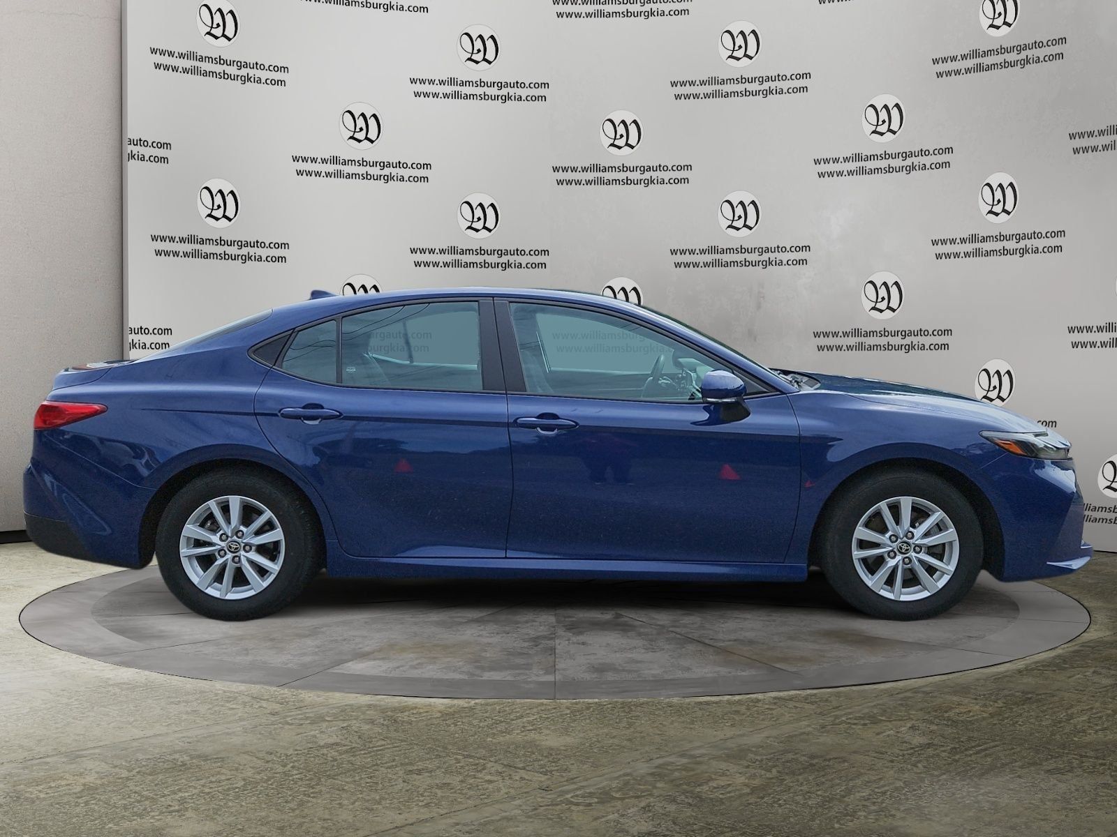 Used 2025 Toyota Camry LE FWD image 6
