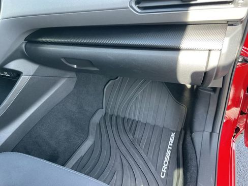 Used 2025 Subaru Crosstrek 2.0i Premium image 34