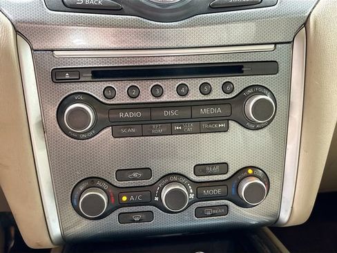 Used 2017 Nissan Pathfinder SL AWD/4WD image 14