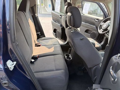 Used 2014 Jeep Patriot Latitude AWD/4WD image 25