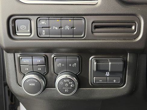 Used 2023 GMC Yukon XL SLE w/ Max Trailering Package image 25