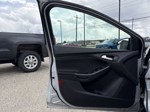 Used 2018 Ford Focus SEL w/ Cold Weather Package image 20
