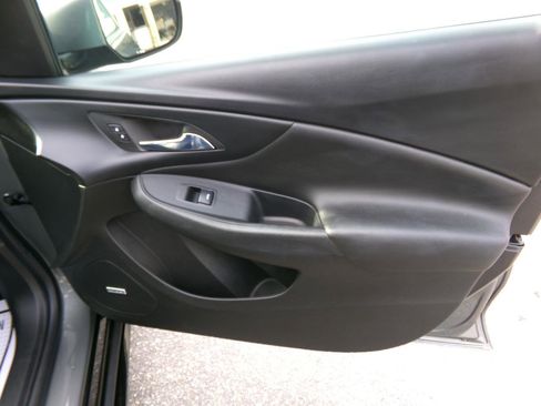 Used 2017 Chevrolet Volt Premier w/ Driver Confidence II Package FWD image 29