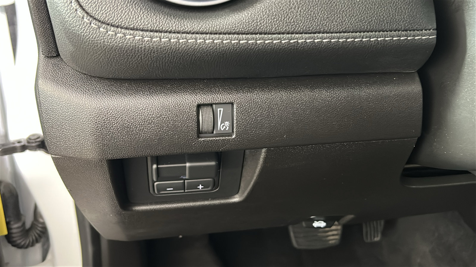 Used 2026 Chevrolet Colorado LT w/ LPO, Pro Essentials Package AWD/4WD image 23