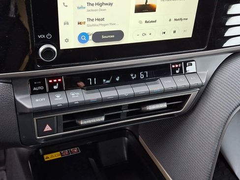 Certified 2025 Toyota Camry SE w/ Convenience Package image 15