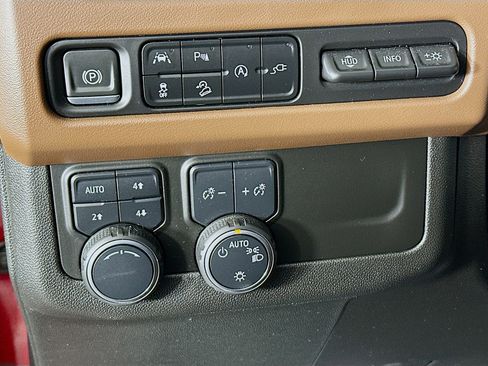 Used 2021 Chevrolet Tahoe High Country image 17