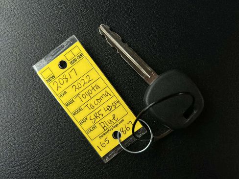 Used 2022 Toyota Tacoma SR5 image 17